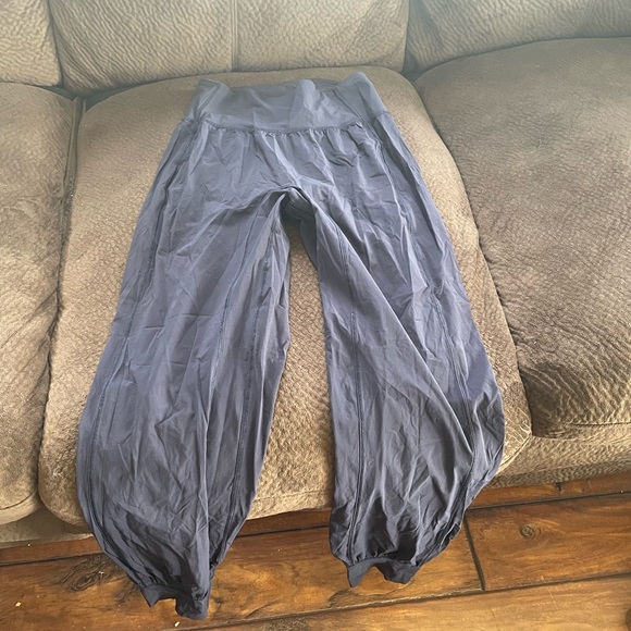 LuluLemon Sun Setter Jogger - Picture 4 of 4